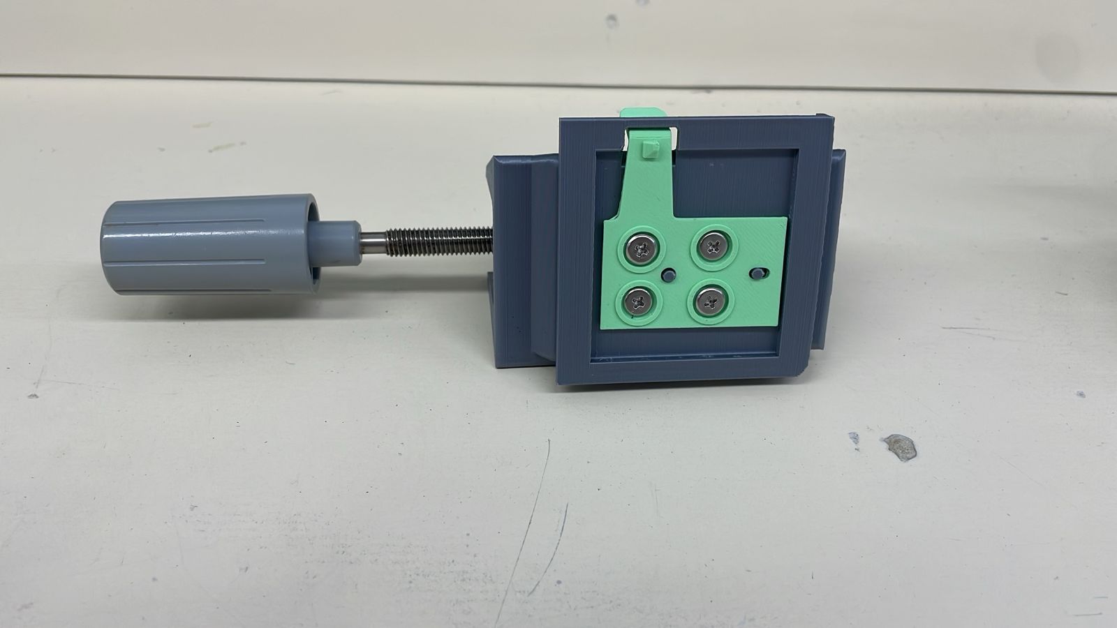 Suporte para Bomba de Infusão Terumo